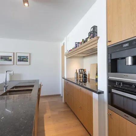 Lecomte - The Shoreline Seaview - 225 * Ostend