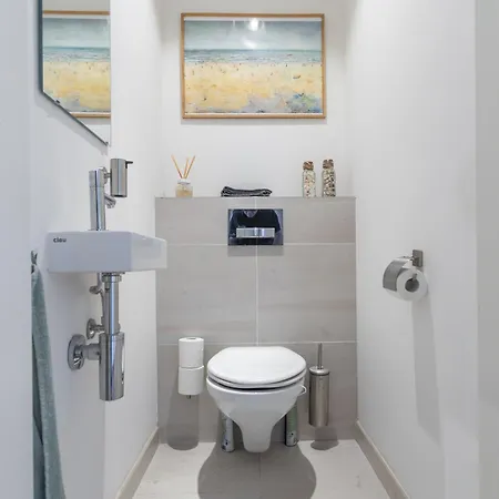 Lecomte - The Shoreline Seaview - 225