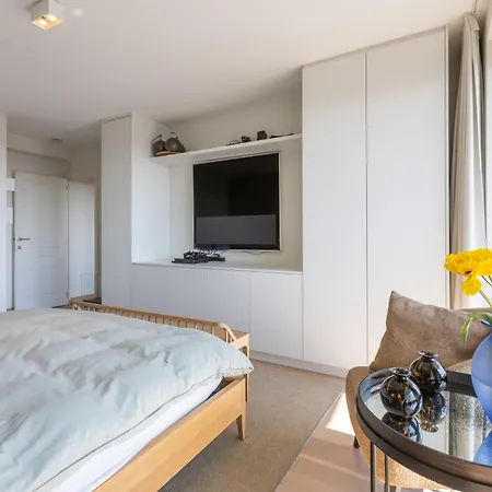 Lecomte - The Shoreline Seaview - 225 * Ostend